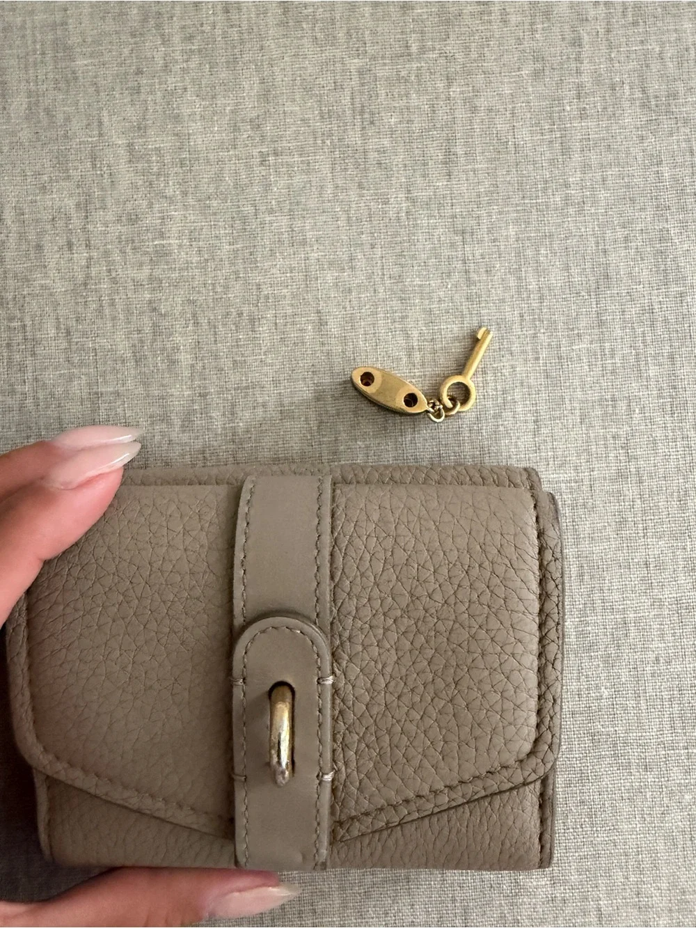 Chloe compact pebbled